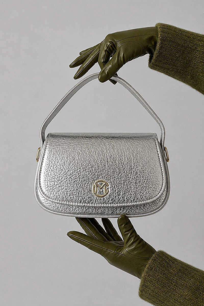 Women's Handbag with Gold Emblem Gold - Image 6