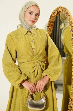 Vista alternativa de Buttoned Front Tied Skirt Set Gold