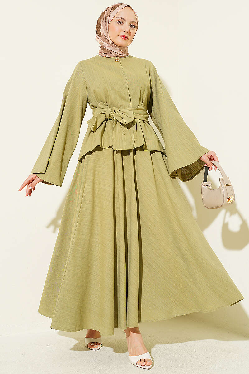 Two-Piece Set with Belted Hem Edge and Gold Buttons in Linen Khaki