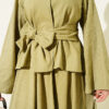 Two-Piece Set with Belted Hem Edge and Gold Buttons in Linen Khaki - الصورة 4