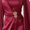 Wide Sleeve Satin Evening Dress with Gold Buckle Burgundy – Bild 4