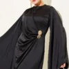 Wide Sleeve Satin Evening Dress with Gold Buckle Black – Bild 2