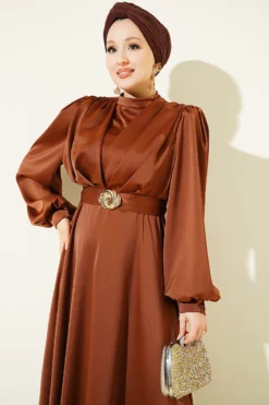 منظر بديل لـ Satin Evening Dress with Gold Buckle Brown