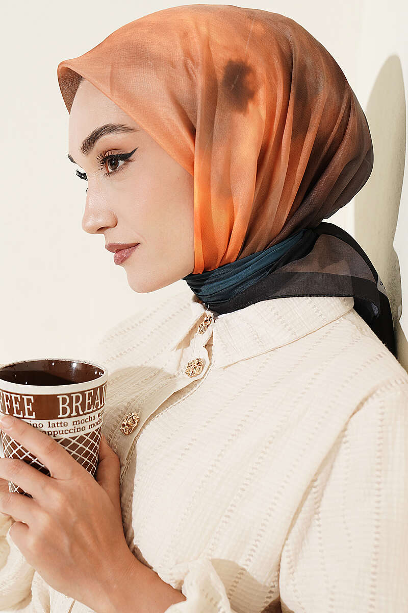 Assorted Hologram Patterned Scarf Set of 4 Assorted – Bild 11