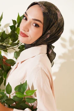 Vista alternativa di Floral Pattern Bamboo Crinkle Scarf Khaki