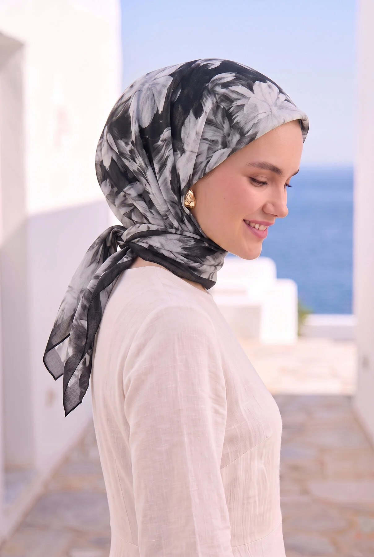 Floral Scarf Series Black - الصورة 2