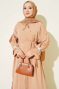 Alternatieve weergave van Pearl Embellished Butterfly Cape Dress Latte