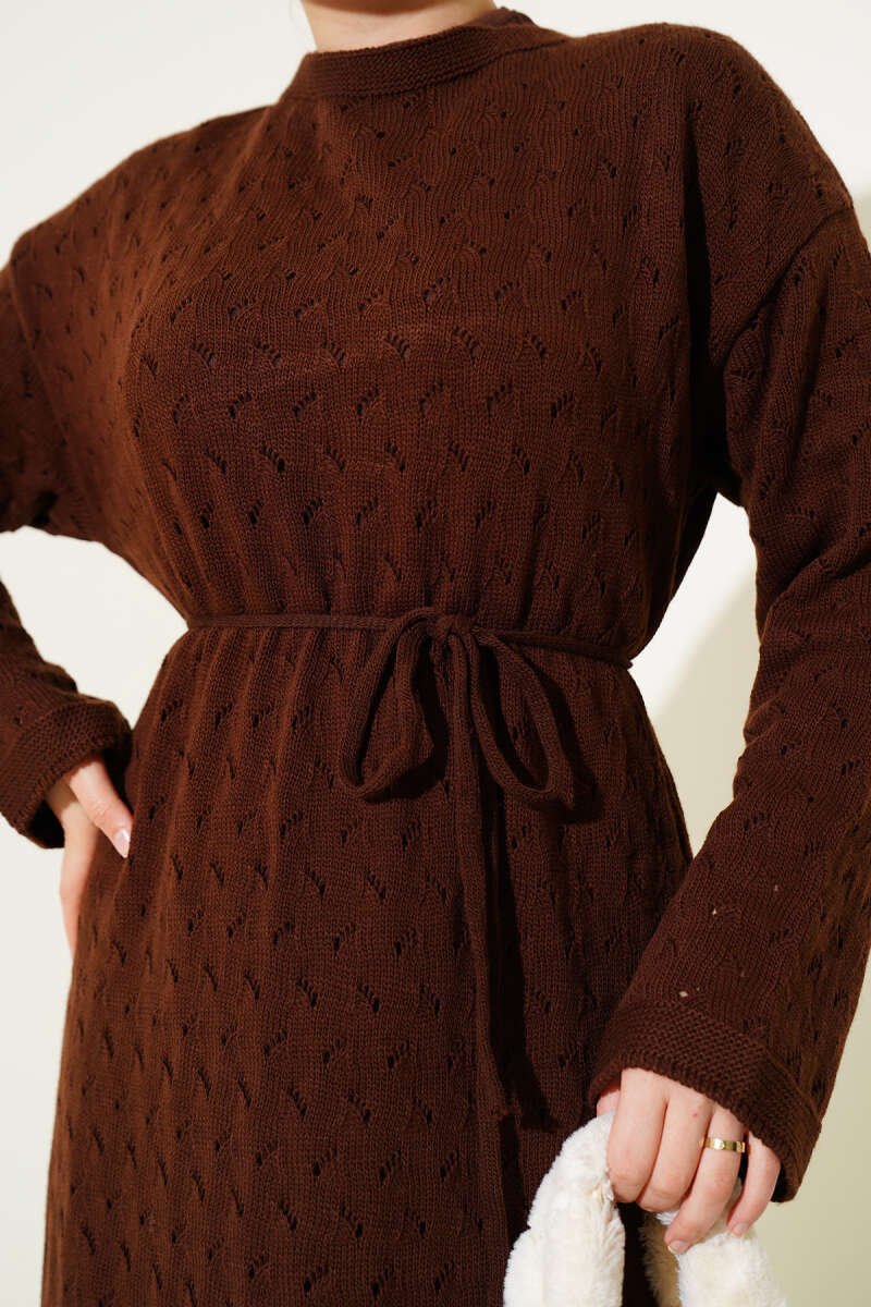 Belted Lace Knit Dress Brown - الصورة 4