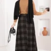 Square Pattern Scuba Skirt Stone - Imagen 5