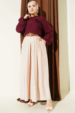 Alternative view of Square Belted Wide-Leg Trousers Beige