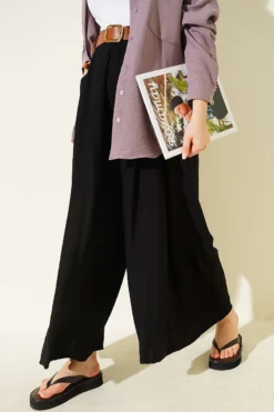 Square Belted Wide-Leg Trousers Black