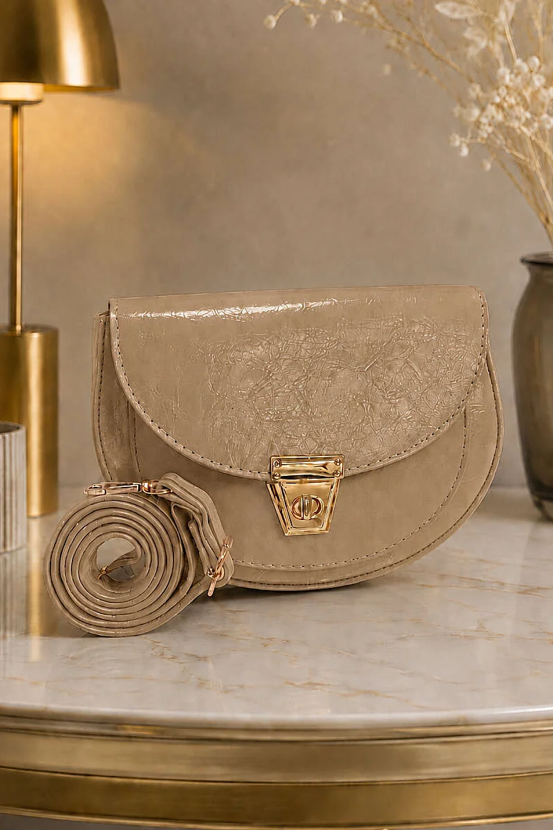 Key Detail Oval Patent Leather Bag Beige