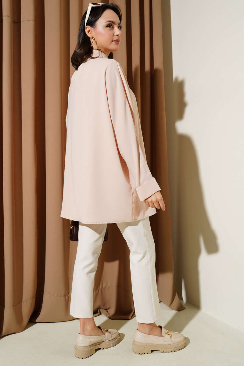 Batwing Sleeve Oversized Shirt with Necklace Beige – Bild 3