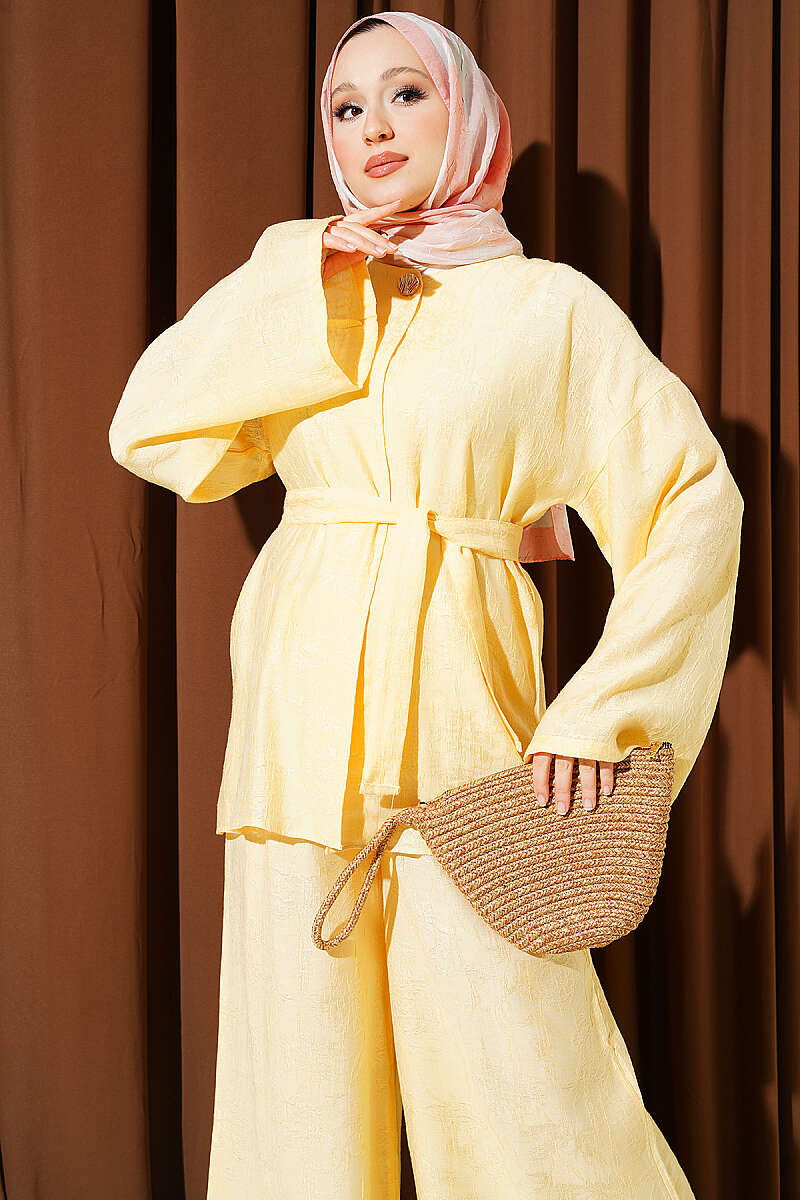 Belted Self-Patterned Two-Piece Set Golden - immagine 2
