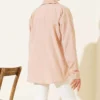 Cuffed Button Basic Shirt Beige - Imagen 3