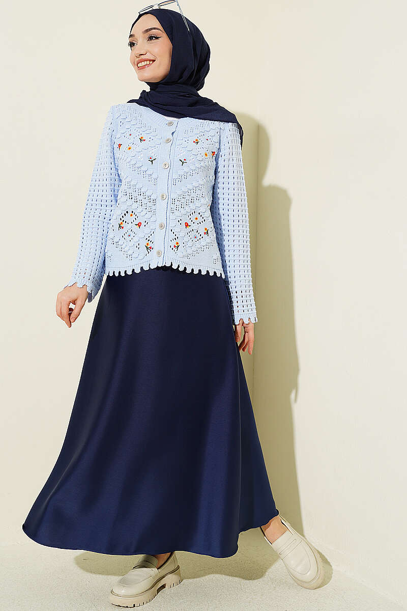Short Knit Cardigan with Mini Floral Embroidery Blue – Bild 2