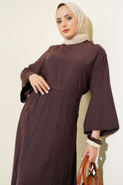 Alternative view of Two-Piece Set with Ribbed Detail Blouse and Hem Edge Dark Brown