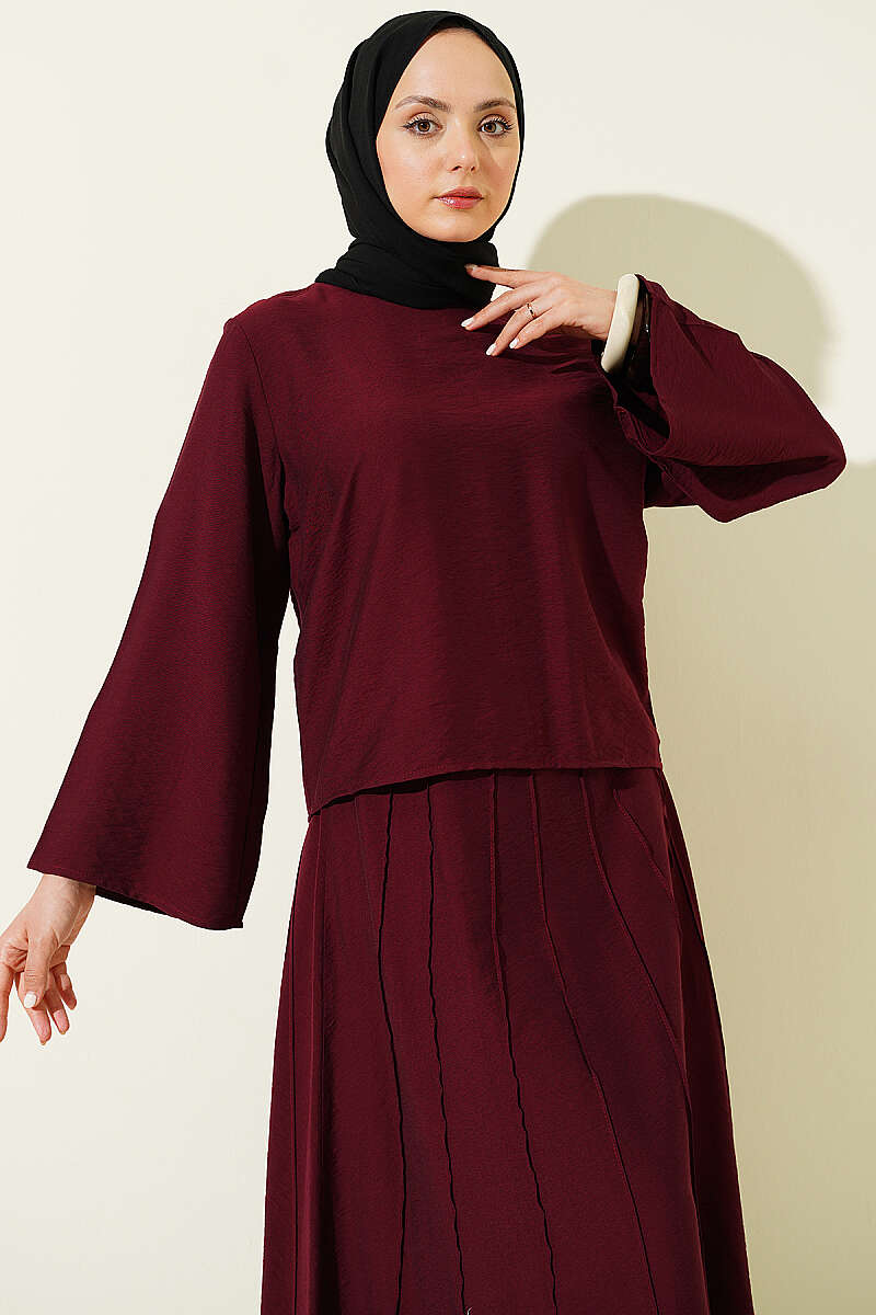 Two-Piece Set with Ribbed Detail Blouse and Hem Edge Burgundy - الصورة 2