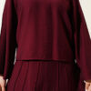 Two-Piece Set with Ribbed Detail Blouse and Hem Edge Burgundy - الصورة 4