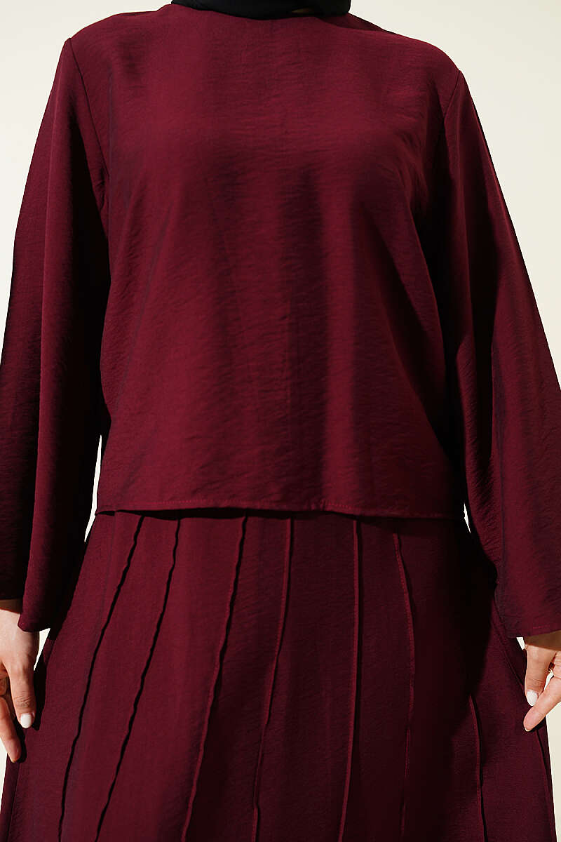 Two-Piece Set with Ribbed Detail Blouse and Hem Edge Burgundy - الصورة 4