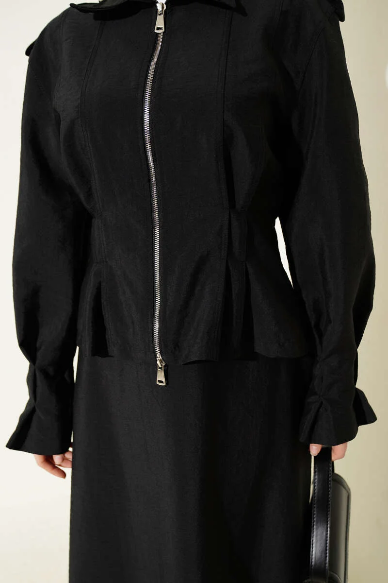 Shoulder Epaulette Waist-Pleated Skirt Set Black - الصورة 4