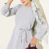 Dress with Hood Detail and Tie Waist Grey – Bild 2