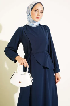Vue alternative de Cape Navy Blue
