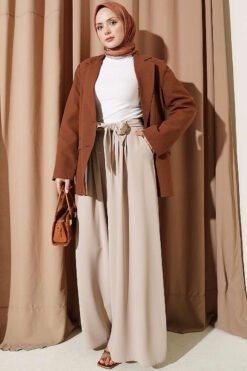 Alternative view of Wide-Leg Trousers with Pleated Detail Beige