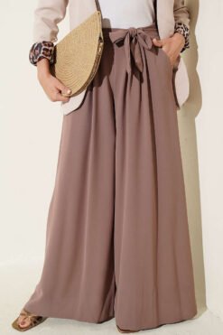 Wide-Leg Trousers with Pleated Detail Brown