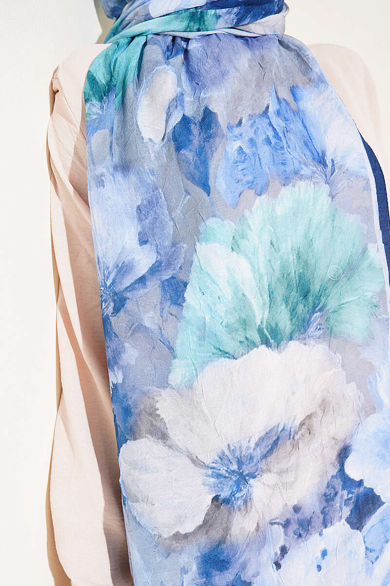 Floral Bamboo Crinkle Scarf with Stripe Details Navy Blue - Image 4
