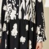 Tie-Neck Printed Dress Black – Bild 4