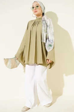 Vue alternative de Gathered Neck Detail Tunic