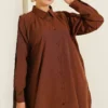 Button-Up Long Shirt with Side Slits Brown - Afbeelding 2
