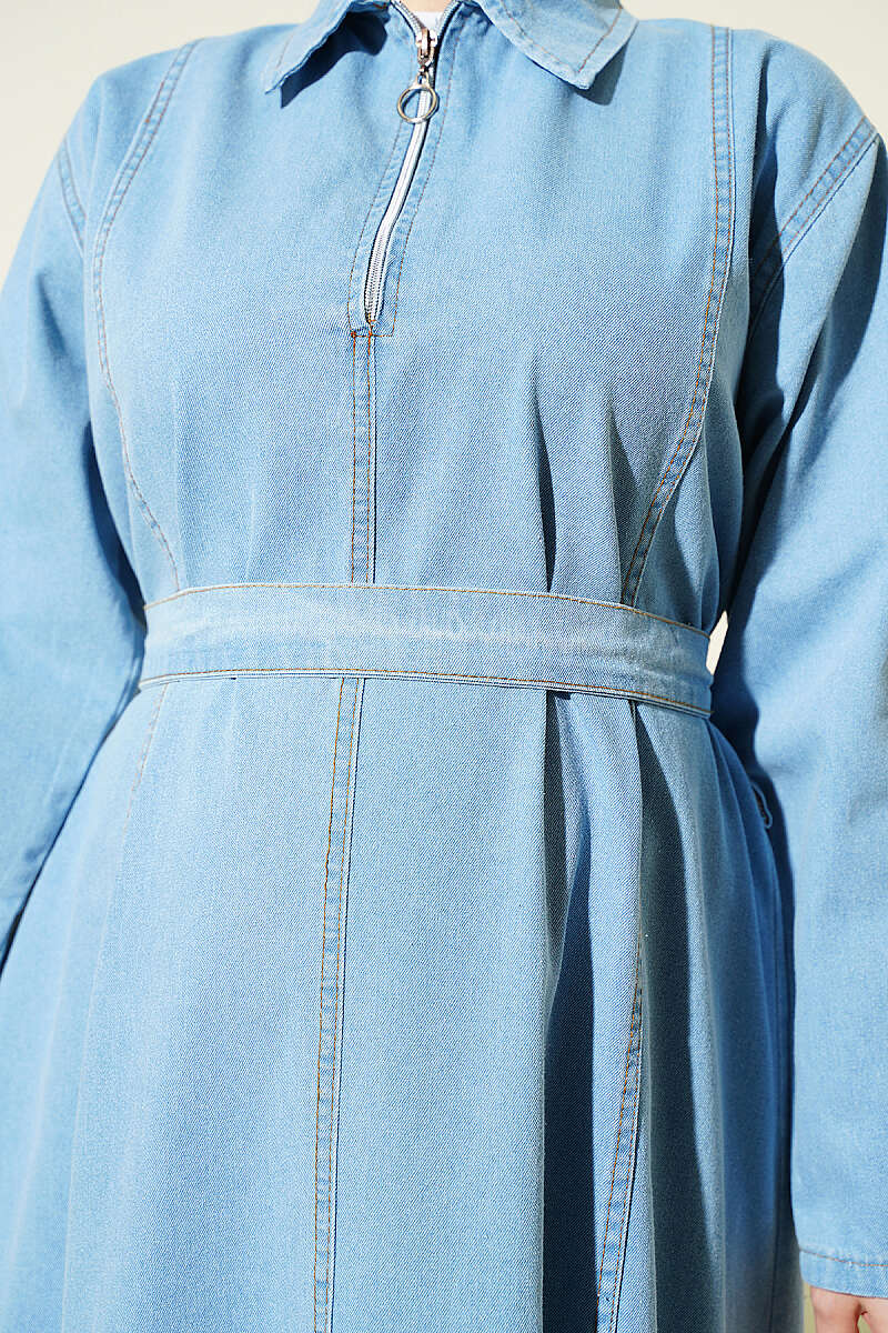 Half-Zip Belted Denim Dress Light Blue - الصورة 4