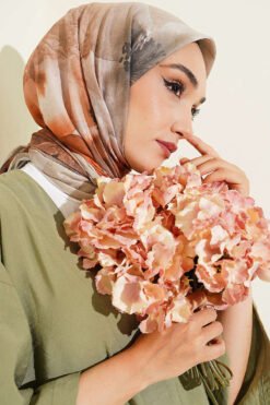 Alternative view of 120 cm Flower Pattern Scarf Hazel