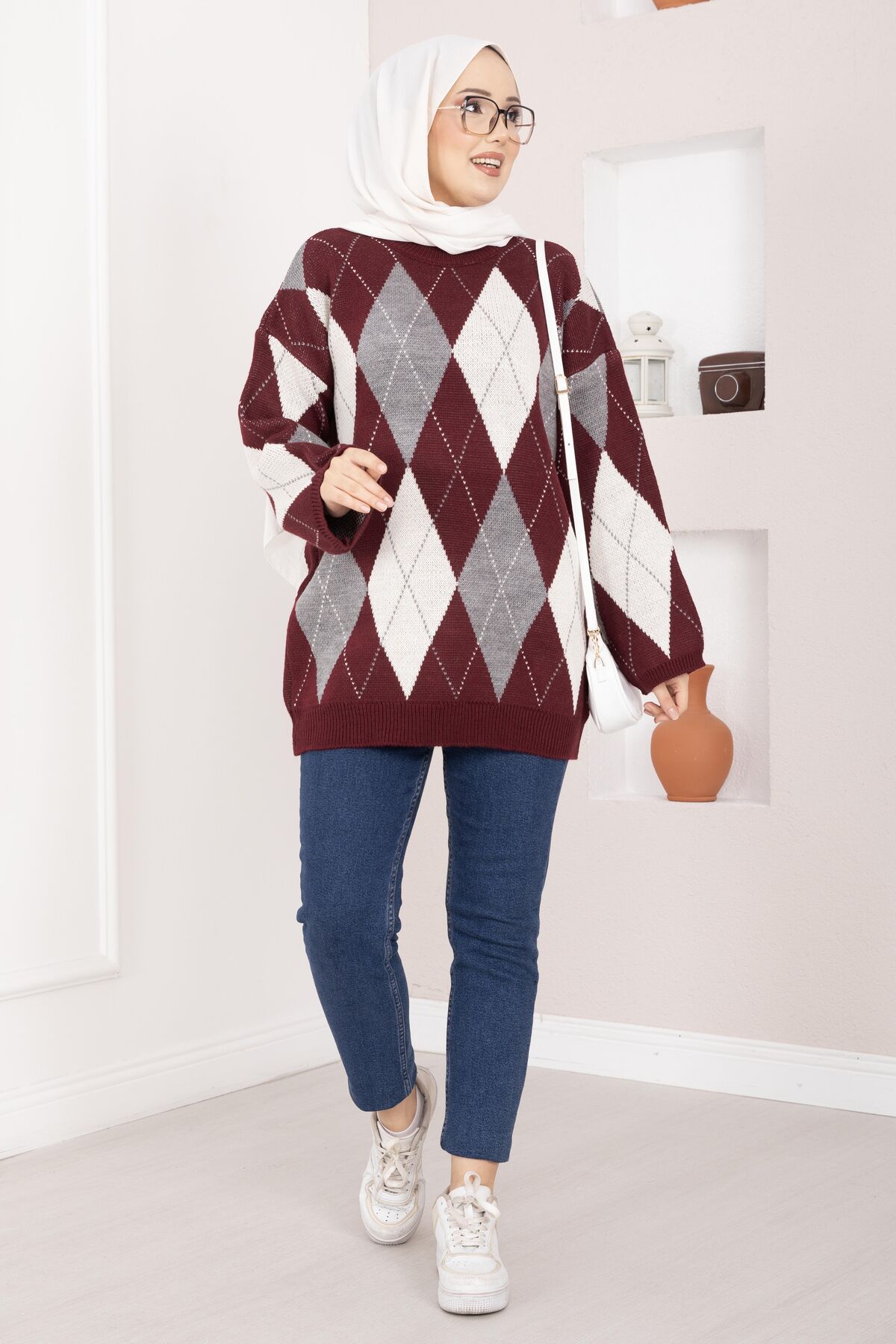 Oversized Knit Sweater with Houndstooth Pattern Burgundy – Image 3