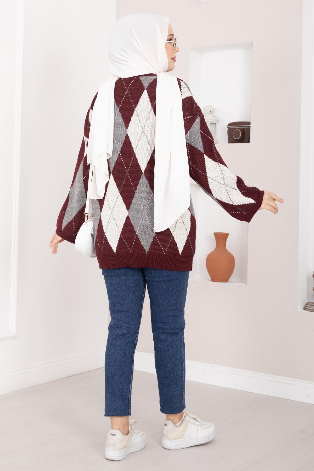 Oversized Knit Sweater with Houndstooth Pattern Burgundy – Image 4