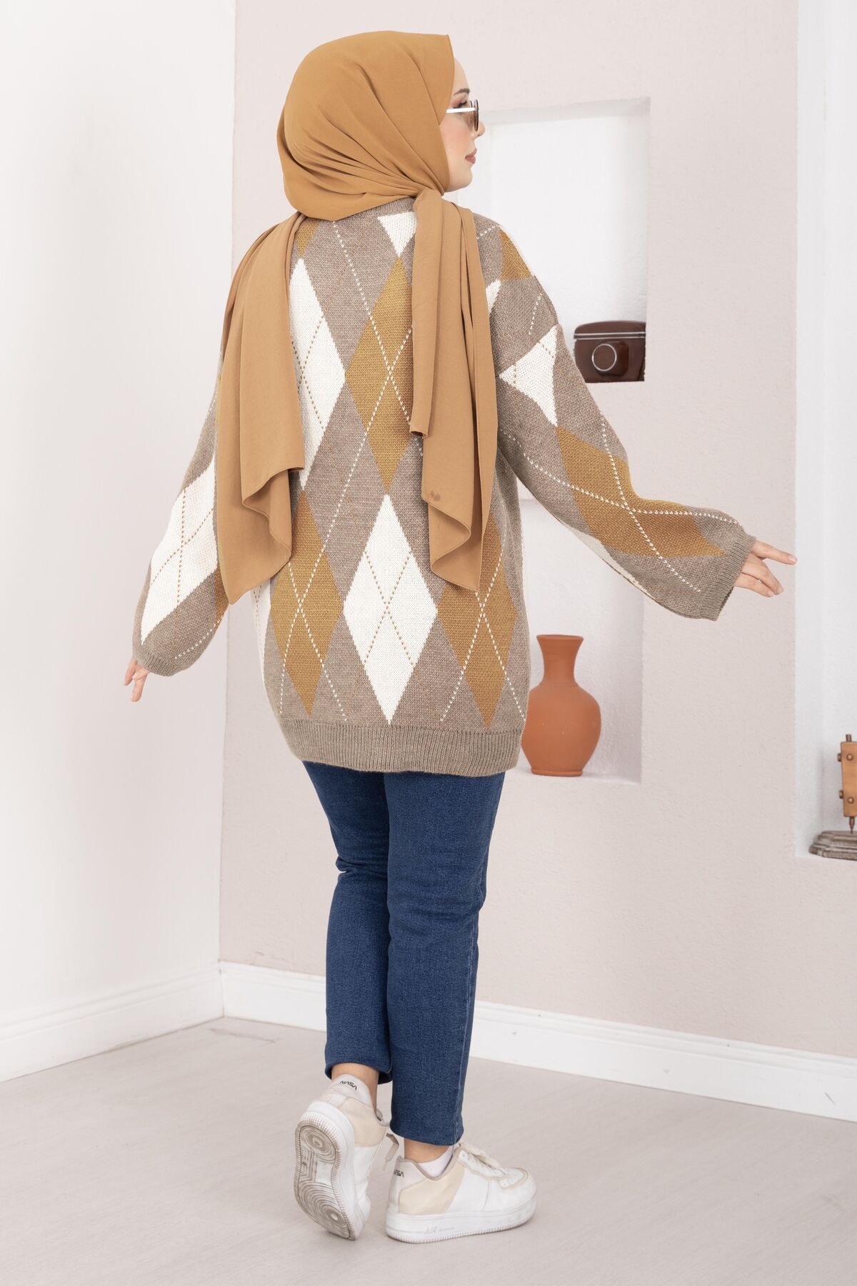 Oversized Knit Sweater with Houndstooth Pattern Mink - Image 4