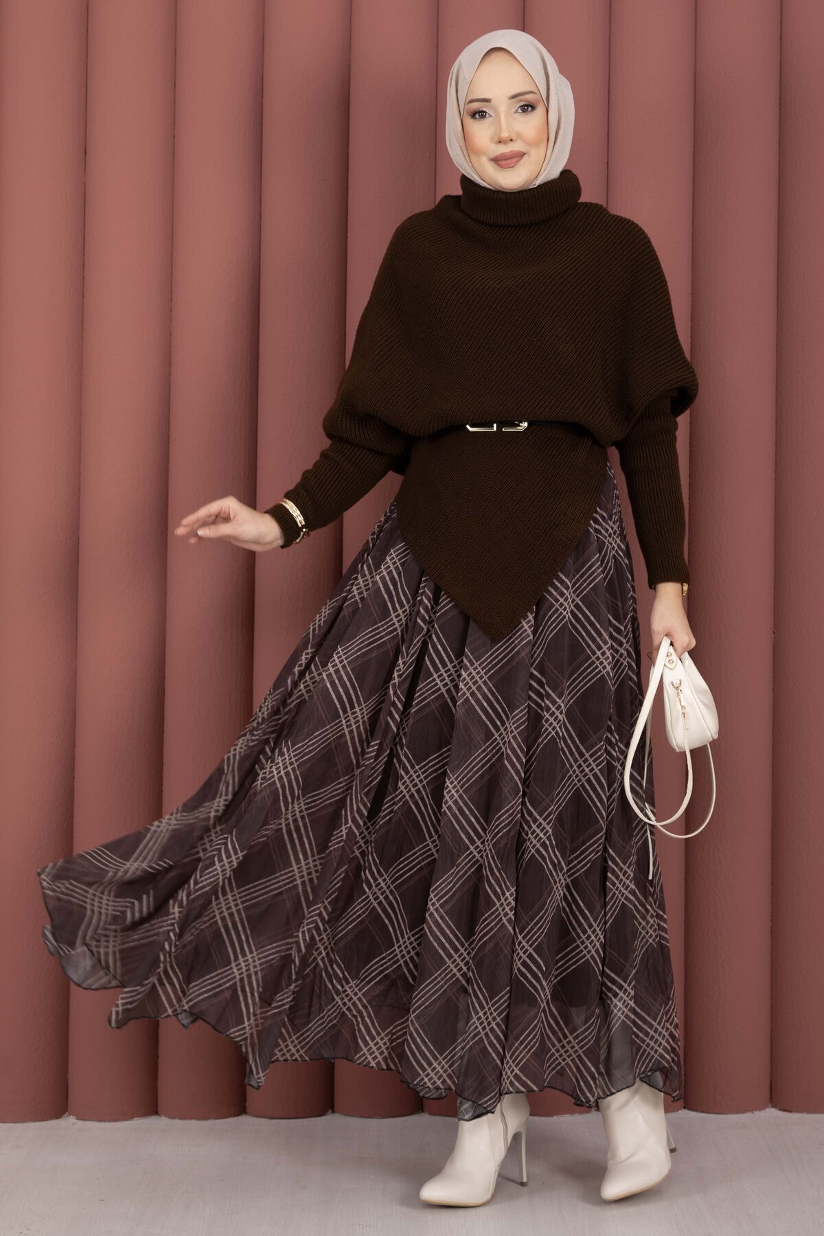Asymmetrical Turtleneck Knit Sweater Brown - الصورة 5