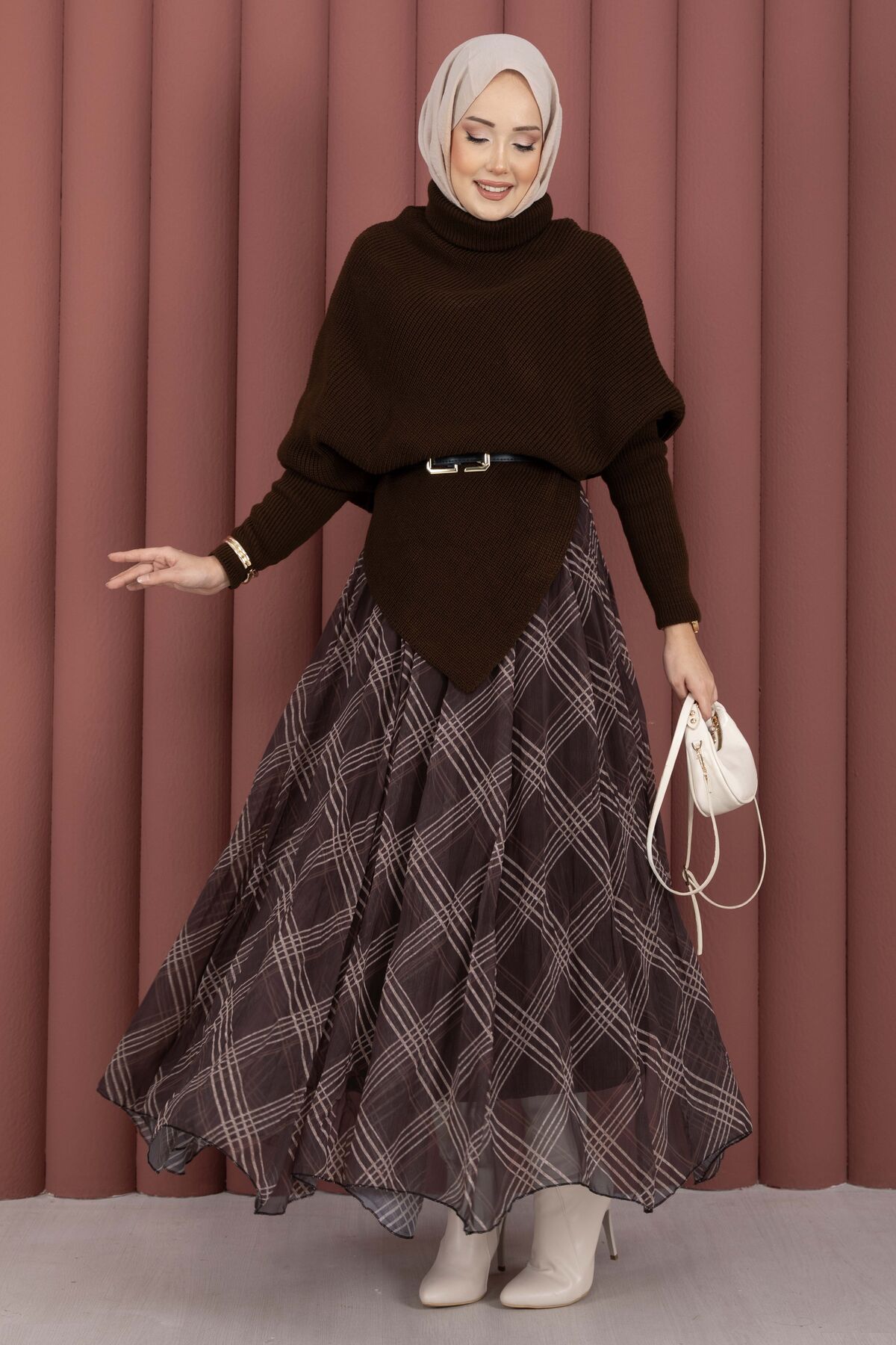 Asymmetrical Turtleneck Knit Sweater Brown - الصورة 4