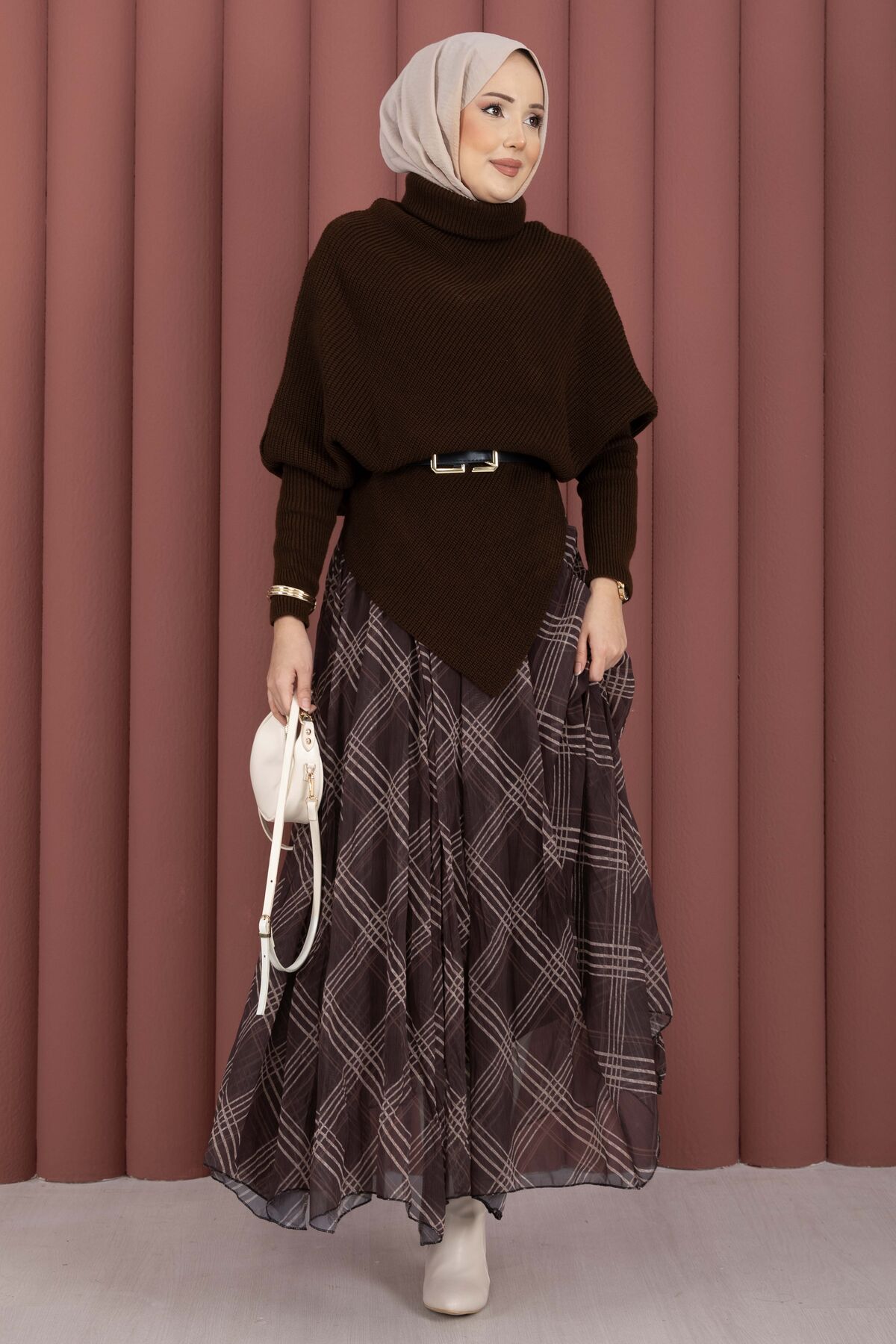 Asymmetrical Turtleneck Knit Sweater Brown - الصورة 7