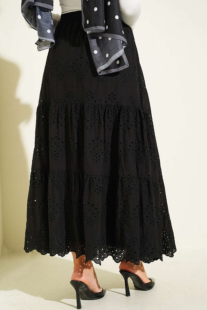 Embroidered Hem Edge Skirt with Elastic Waistband Black – Image 3