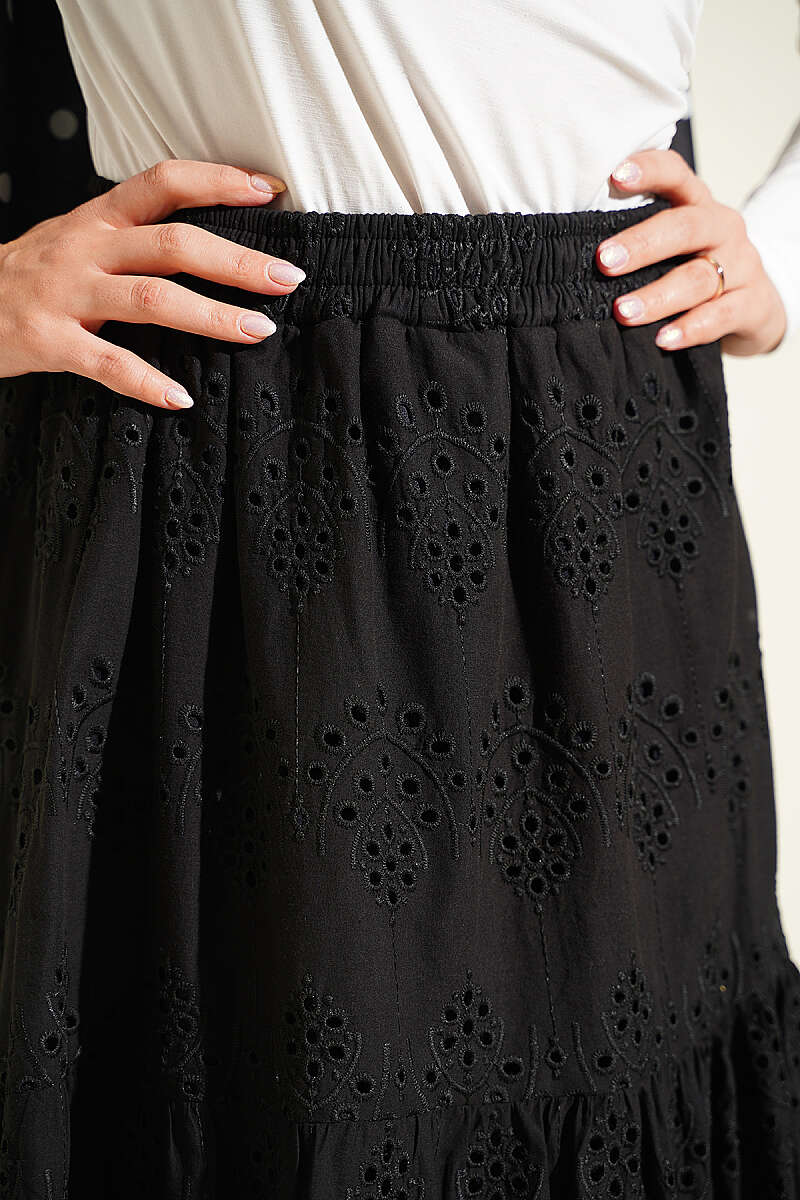 Embroidered Hem Edge Skirt with Elastic Waistband Black – Image 4