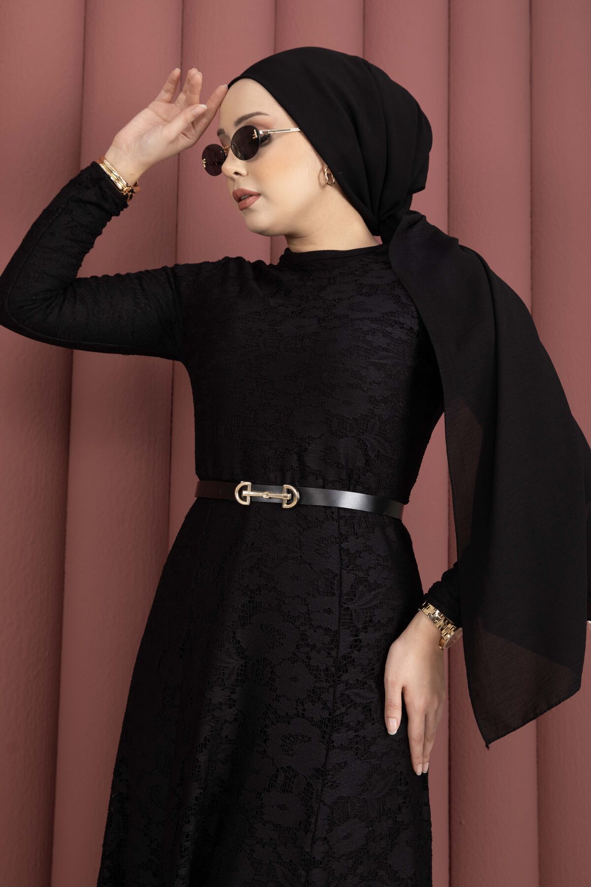 Bella Lace Detailed Belted Modest Dress Black - الصورة 2
