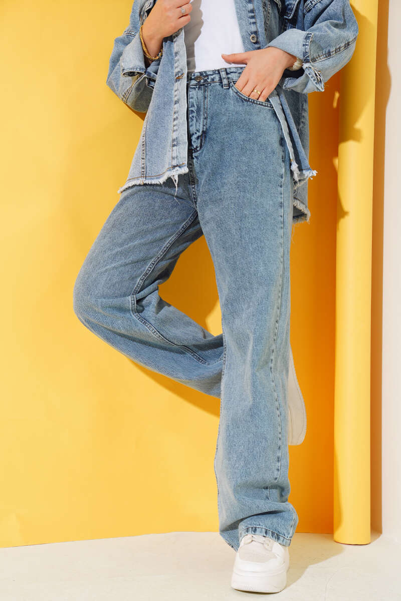 Straight Leg Light Blue Denim Jeans Blue
