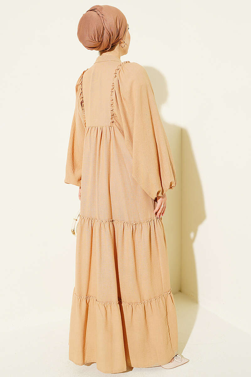 Button-Up Tiered Dress Beige – Bild 3