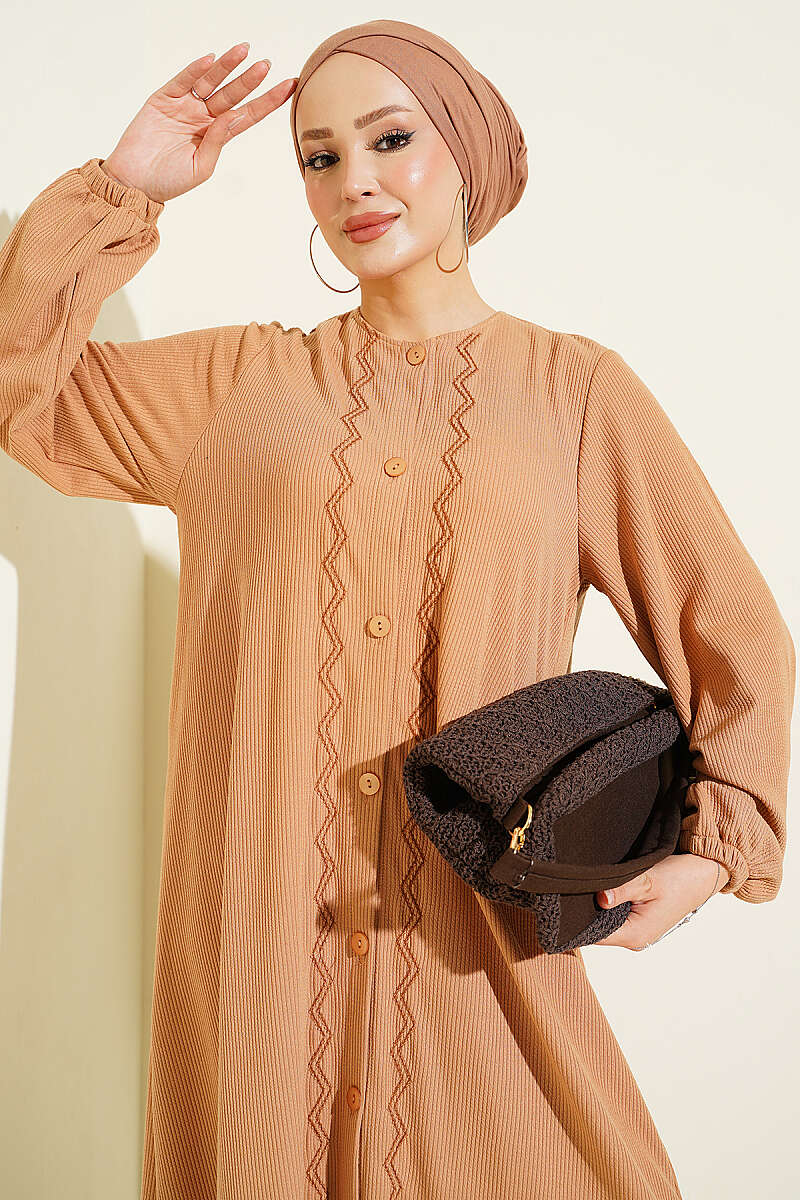 Button-Down Embroidered Detail Dress Latte – Image 2