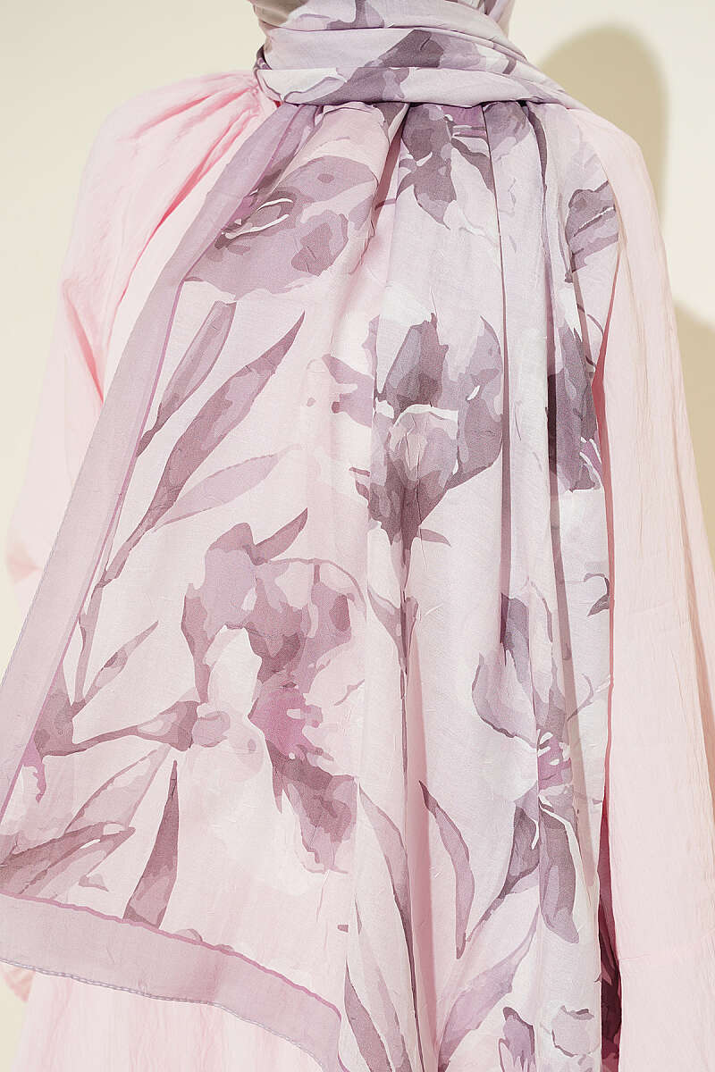 Large Flower Pattern Bamboo Crinkle Shawl Beige - Image 4