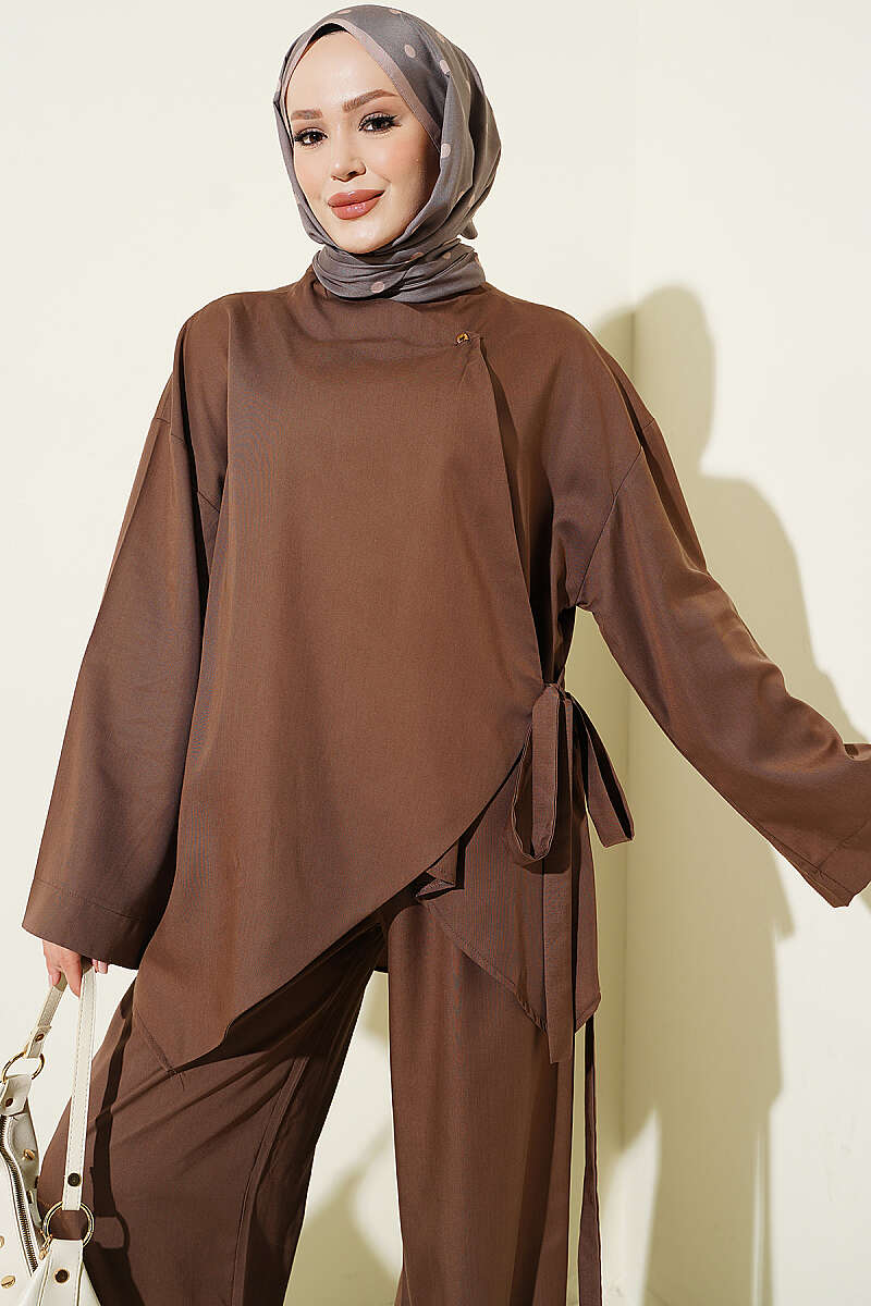 Crossed Tie-Front Two-Piece Set Brown - Imagen 2