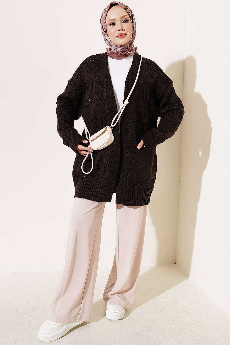 Buttoned French terry cardigan with pocket details Dark Brown - الصورة 2
